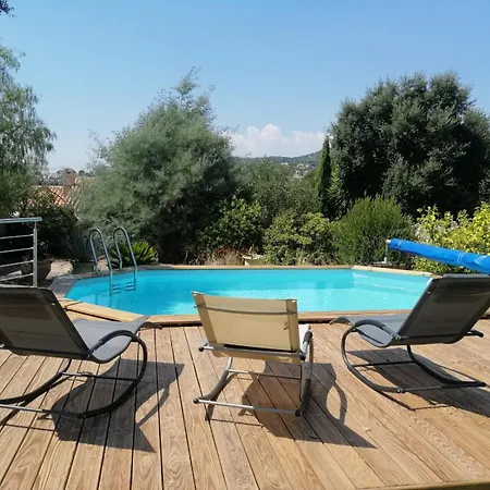 Le Clos Ferte Au Lavandou *