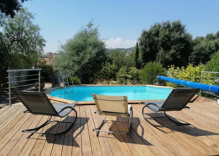 Le Clos Ferte Au Lavandou *